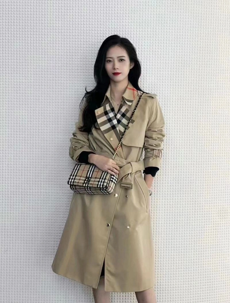 Bold Burberry Outwear 104234