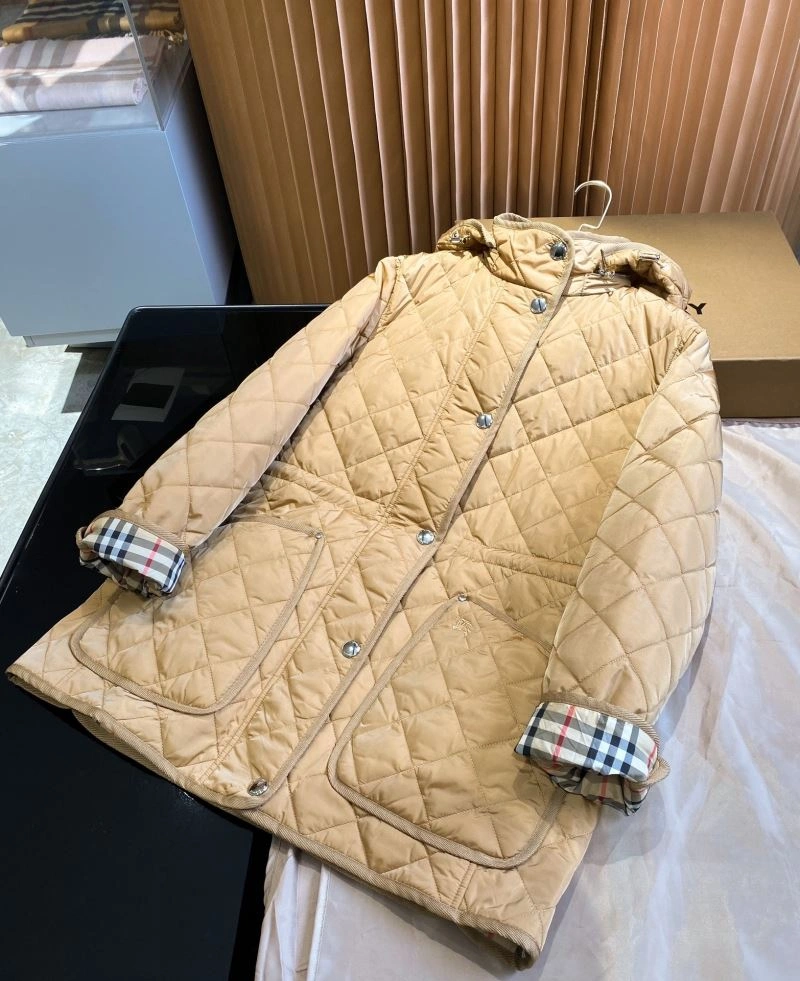 Classic Burberry Outwear 104240