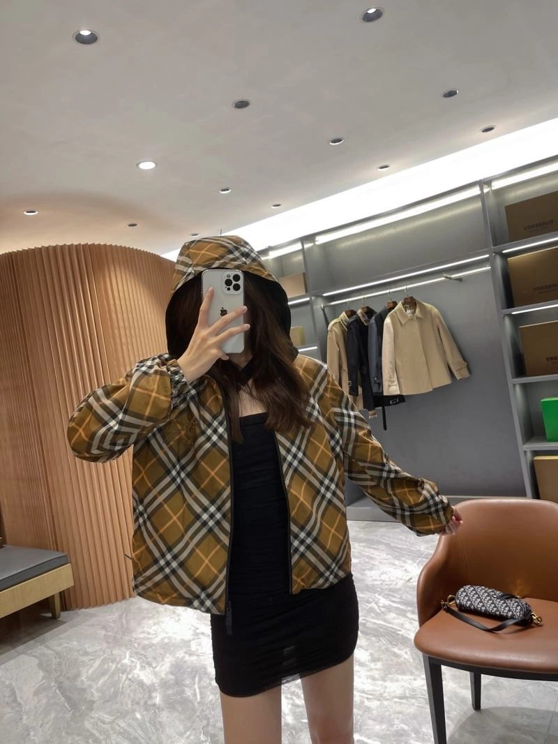 Burberry Outwear Efficient 104220