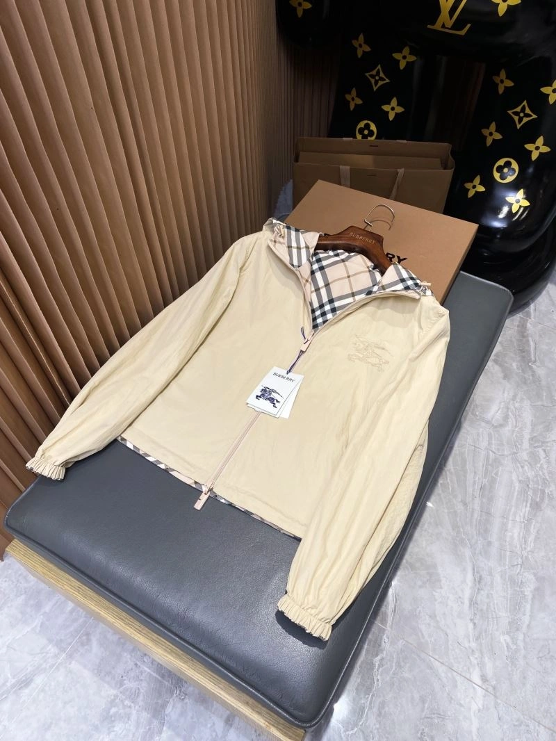 Efficient Burberry Outwear 104207