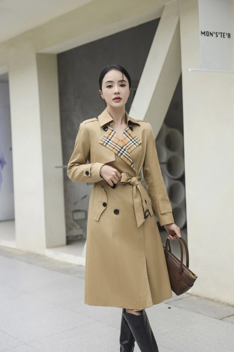 Burberry Outwear Stylish 104161