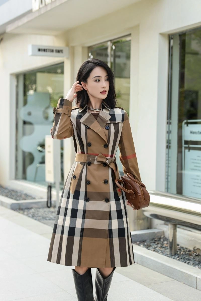 Burberry Outwear Bright 104151