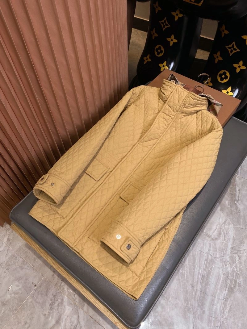 Bold Burberry Outwear 104150