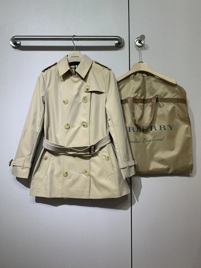 WaterResistant Burberry Outwear 104101