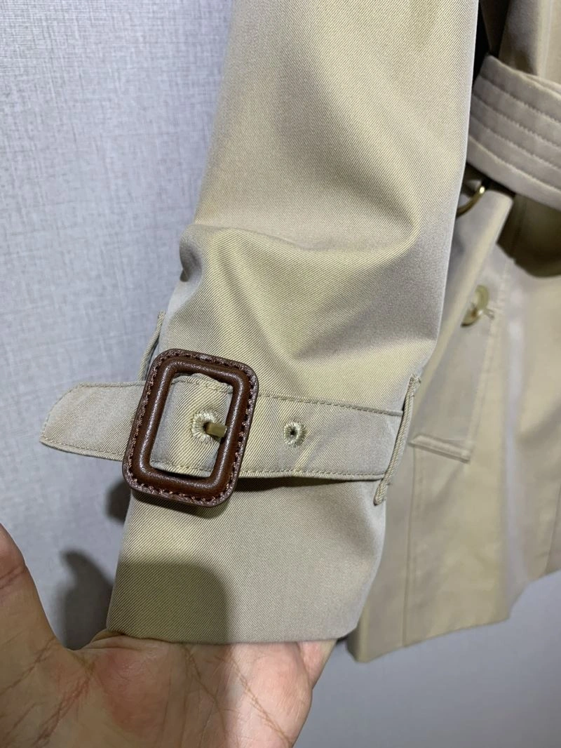 WaterResistant Burberry Outwear 104101