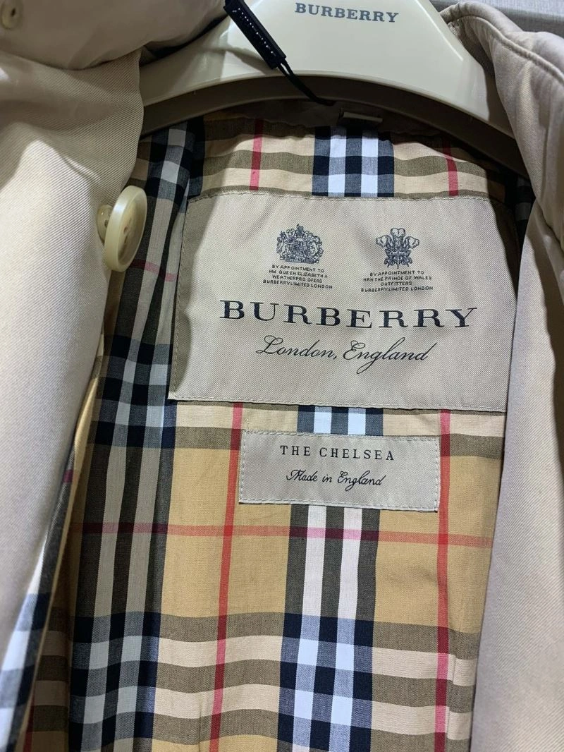 WaterResistant Burberry Outwear 104101