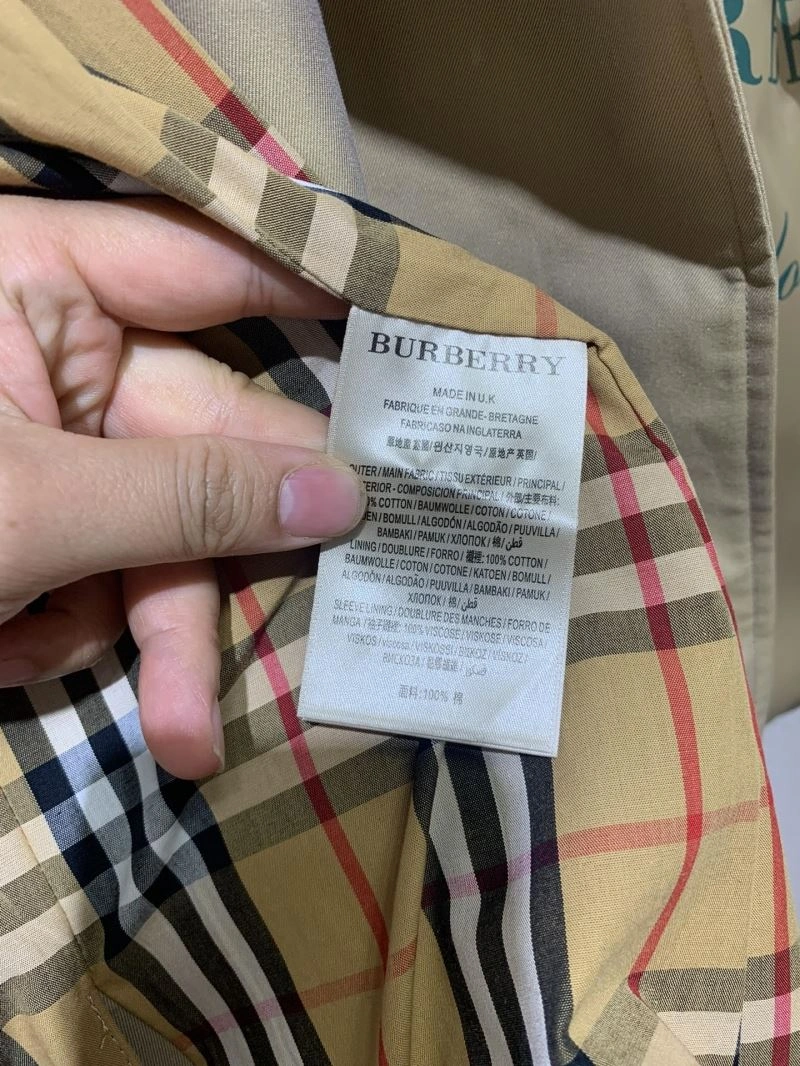 WaterResistant Burberry Outwear 104101