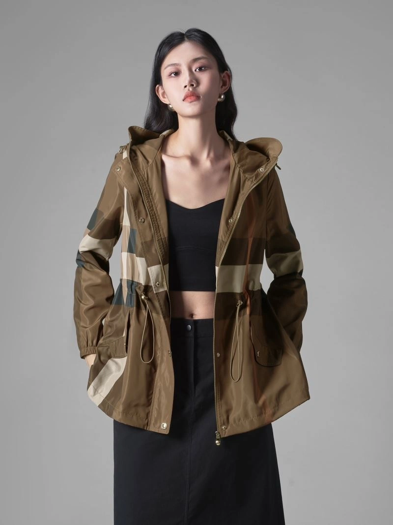 ComfortFit Burberry Outwear 104095