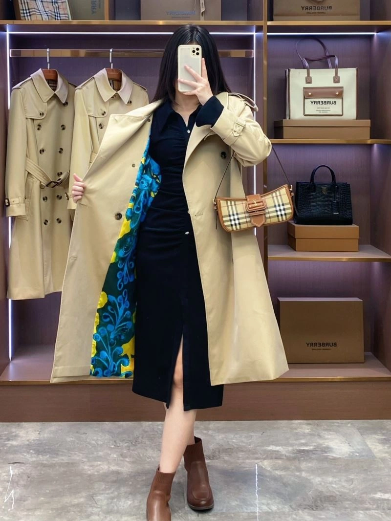Burberry Outwear Comfortable 104072