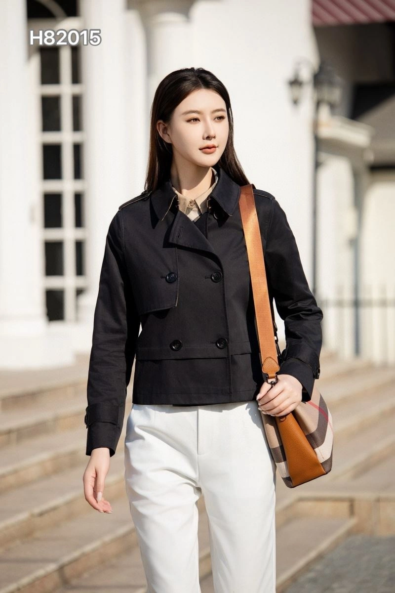 Burberry Outwear WaterResistant 104052