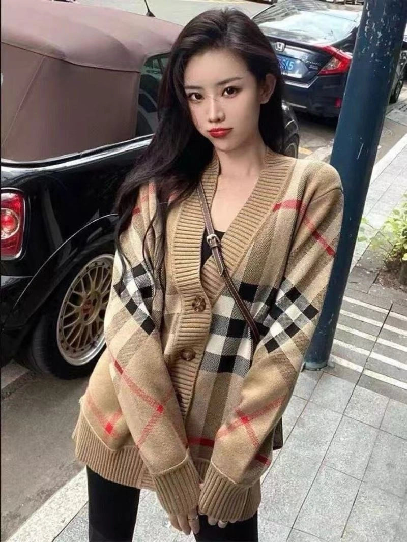 Supportive Burberry Outwear 104048