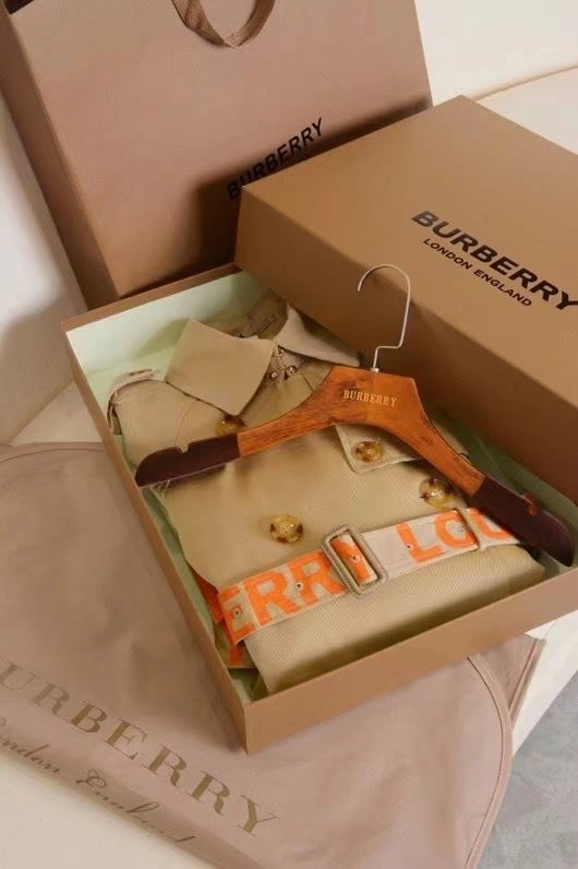 Tailored Burberry Outwear 104042