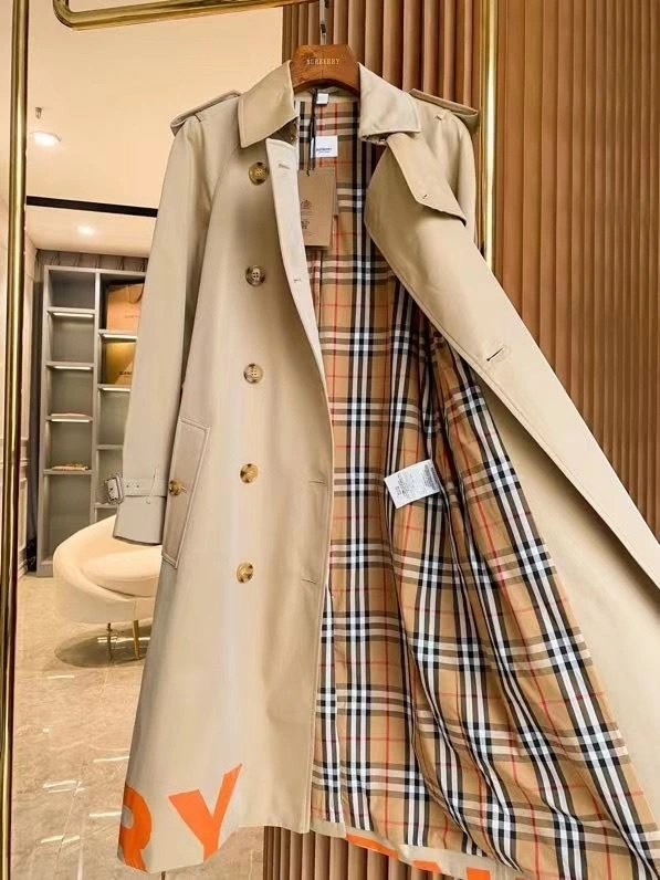 Tailored Burberry Outwear 104042