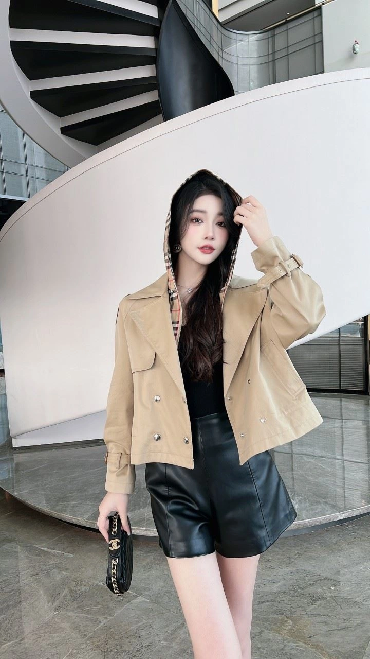 Sustainable Burberry Outwear 104004