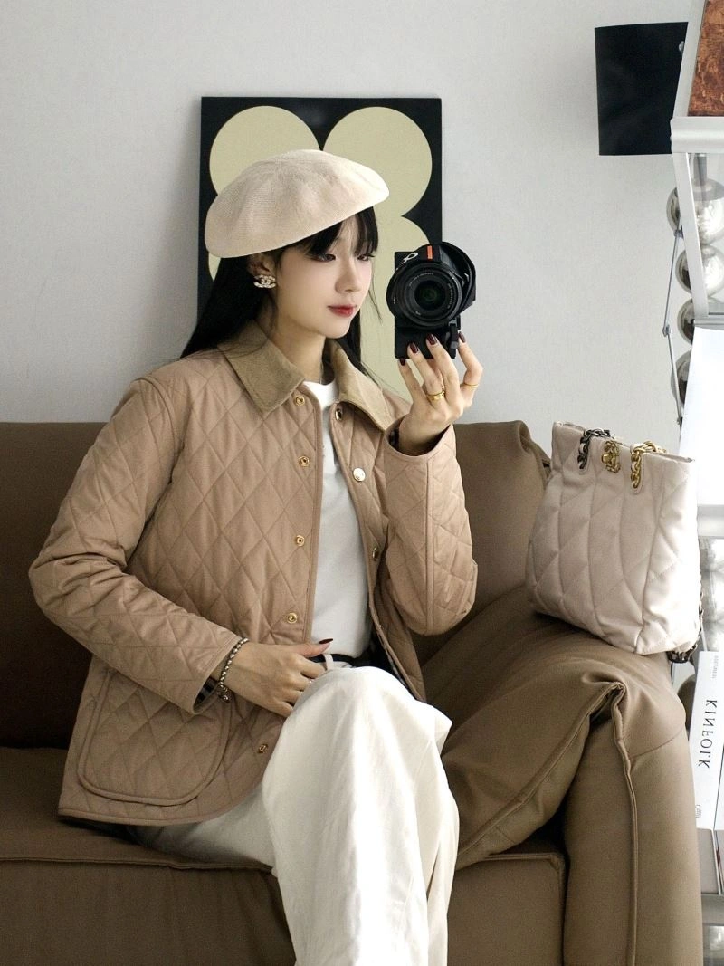 Lightweight Burberry Outwear 103968