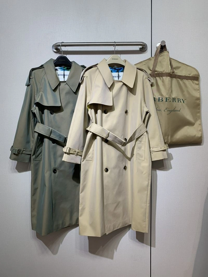 Sleek Burberry Outwear 103952