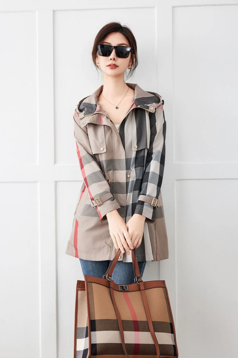 Resilient Burberry Outwear 103943