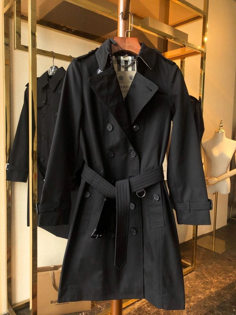 Minimalist Burberry Outwear 103913