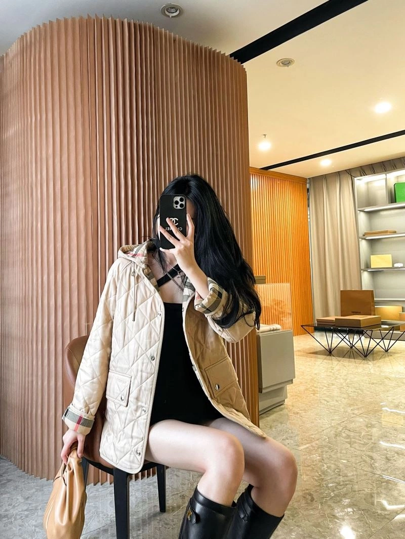 AllSeason Burberry Outwear 103902