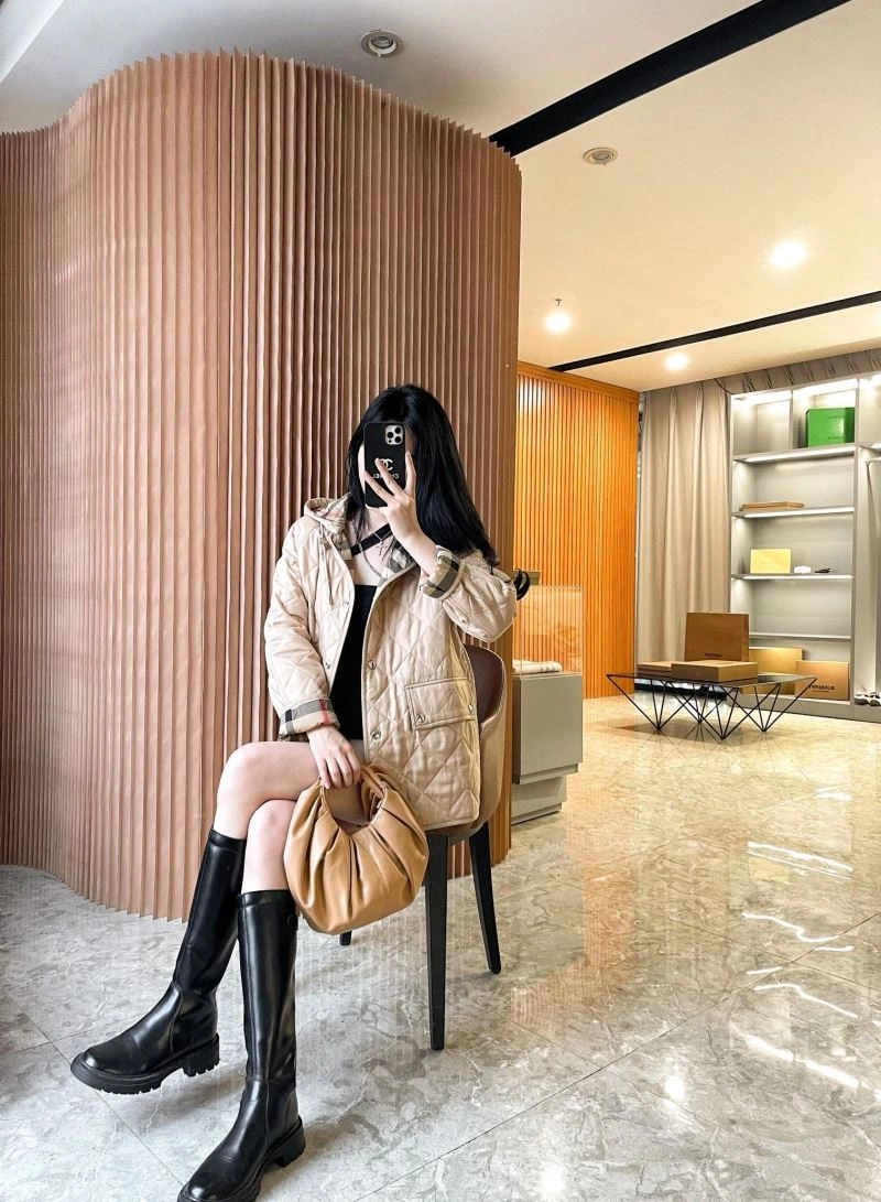 AllSeason Burberry Outwear 103902