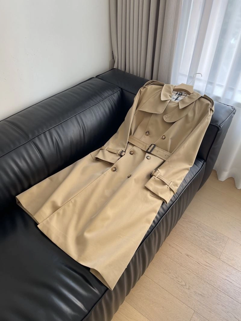 Fashionable Burberry Outwear 103819