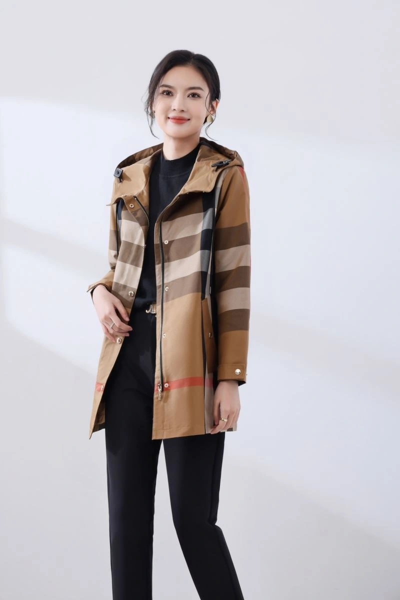 Compact Burberry Outwear 103771