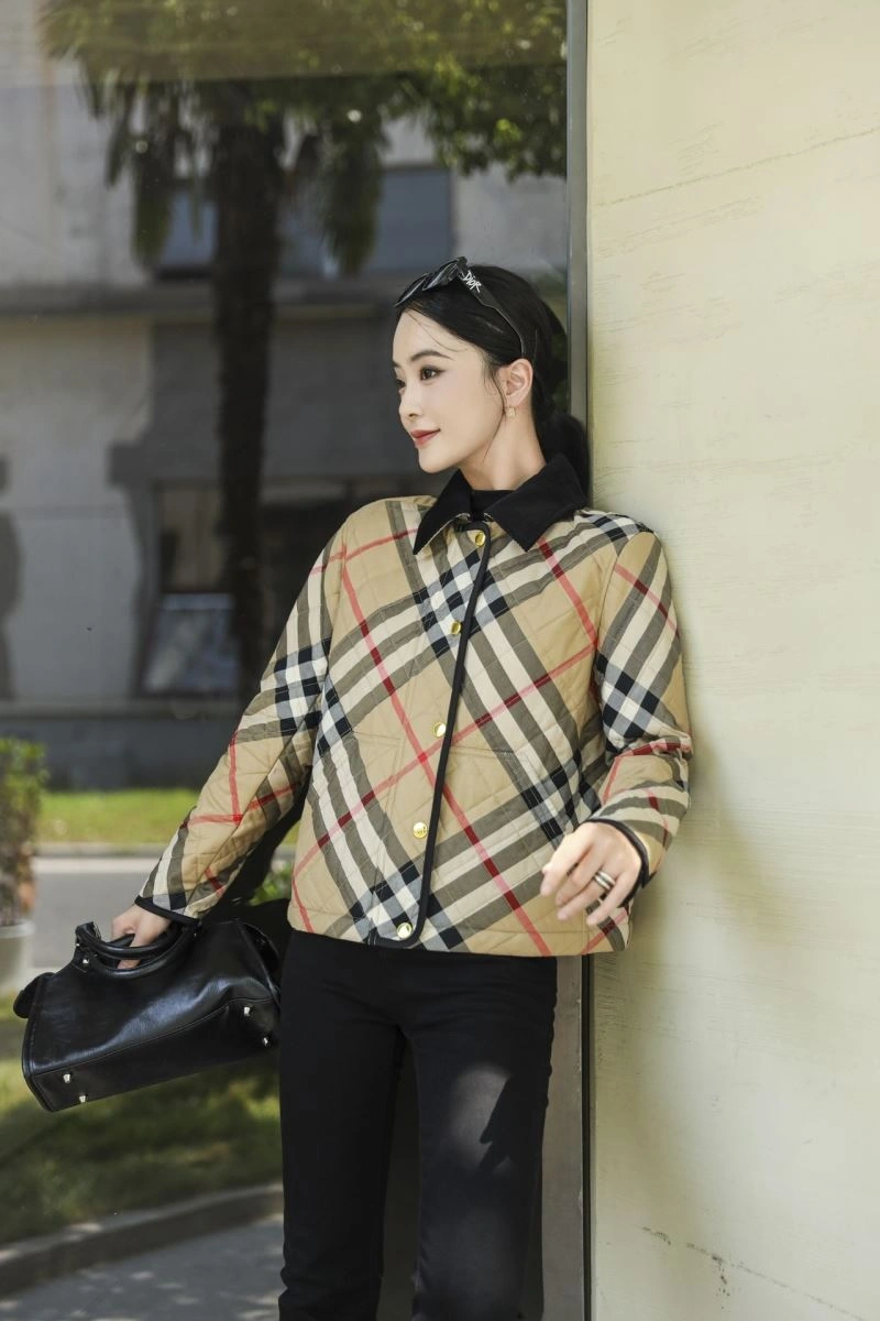 Burberry Outwear GoAnywhere 103717