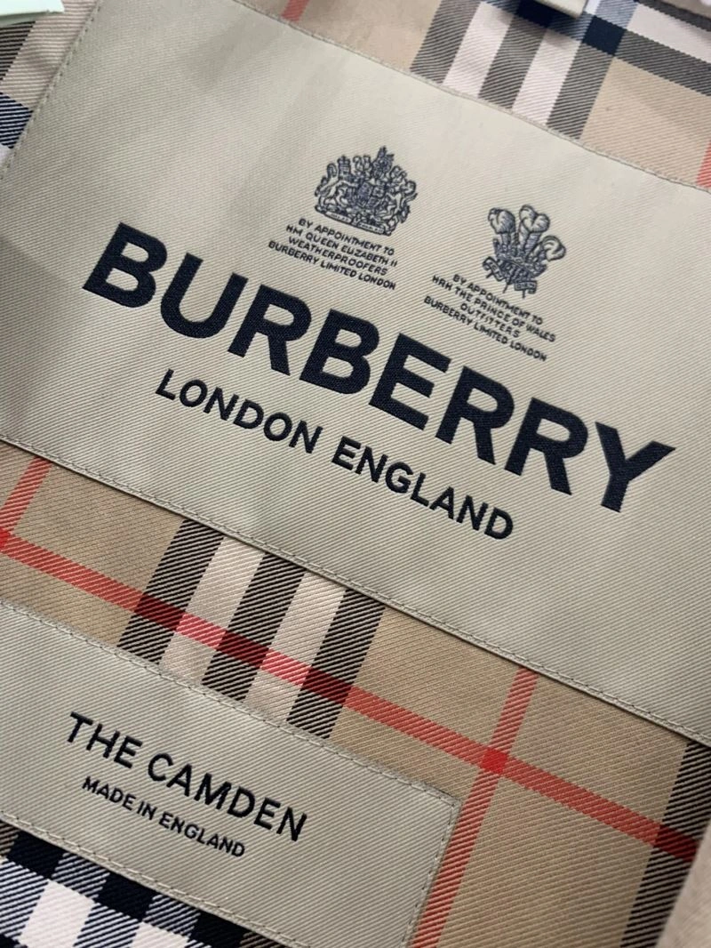 Burberry Outwear Bright 103687