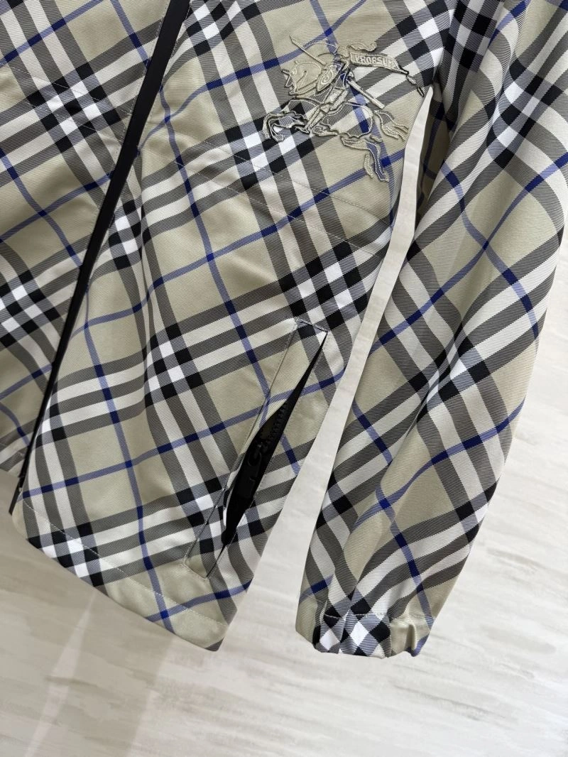Burberry Outwear Sophisticated 103749