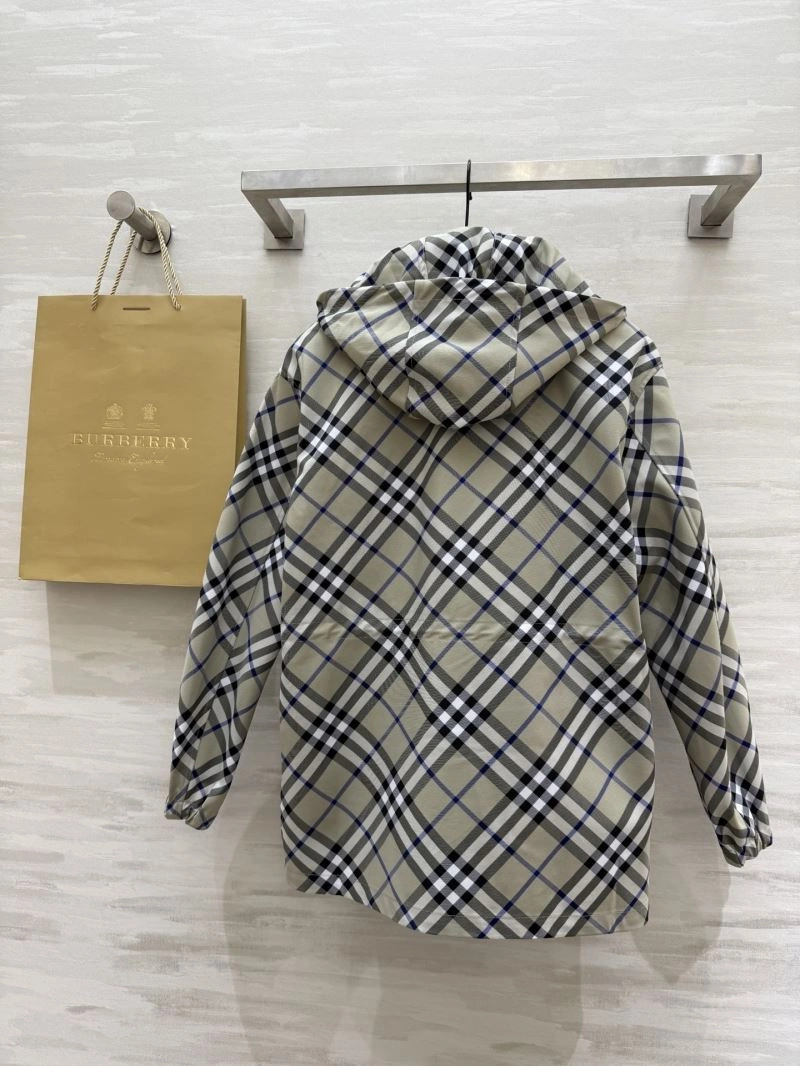 Burberry Outwear Sophisticated 103749