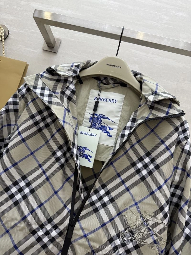 Burberry Outwear Sophisticated 103749