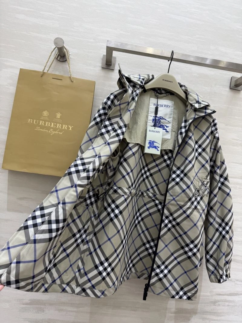 Burberry Outwear Sophisticated 103749
