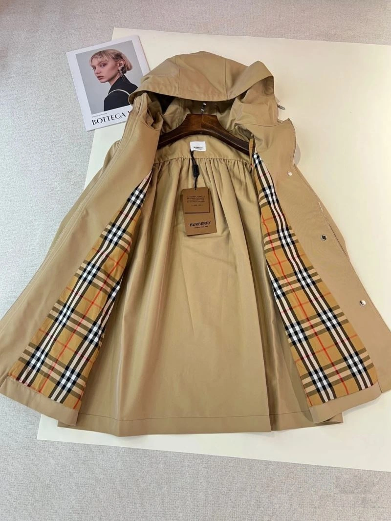 Burberry Outwear Youthful 103728