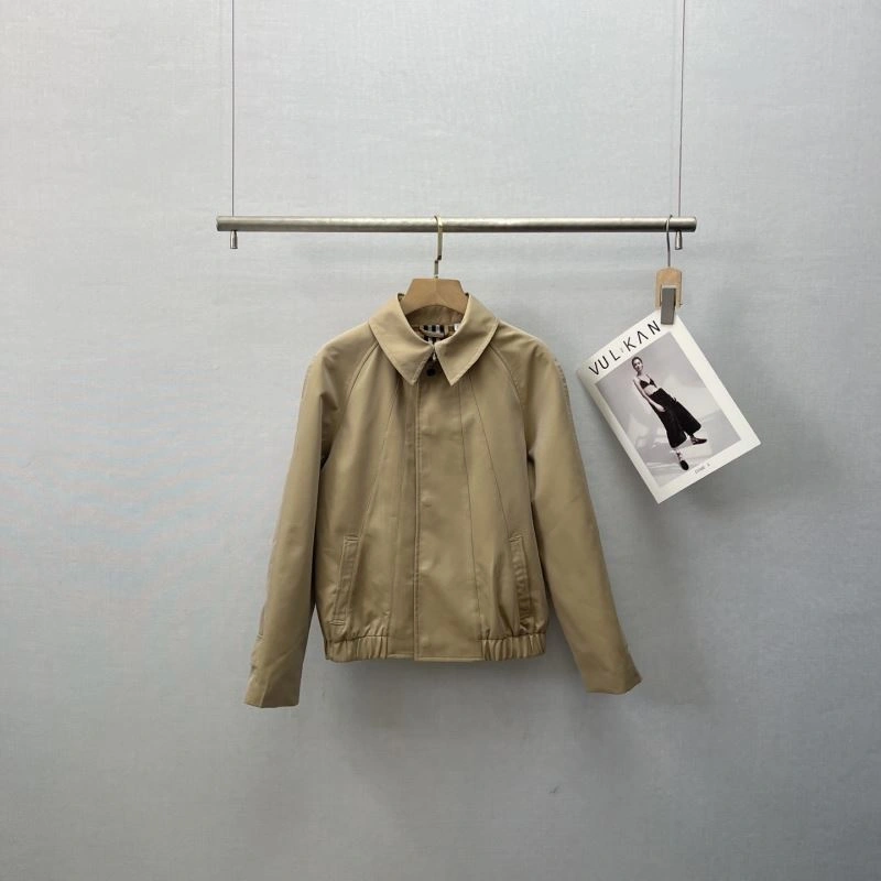 Burberry Outwear Chic 103680