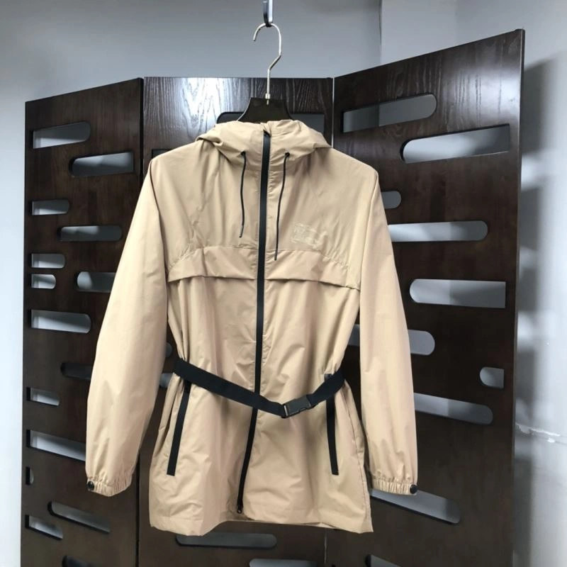 Breathable Burberry Outwear 105591