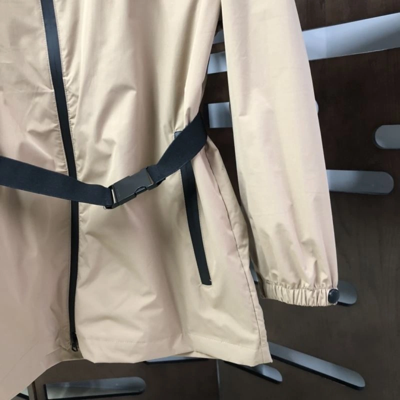 Breathable Burberry Outwear 105591