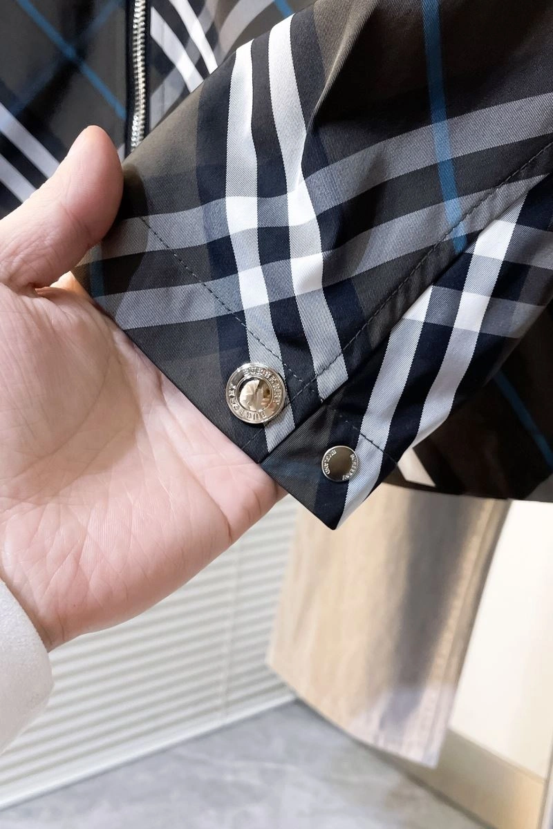 Classic Burberry Outwear 105623
