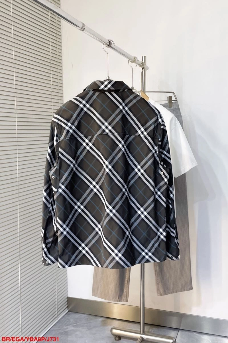 Classic Burberry Outwear 105623