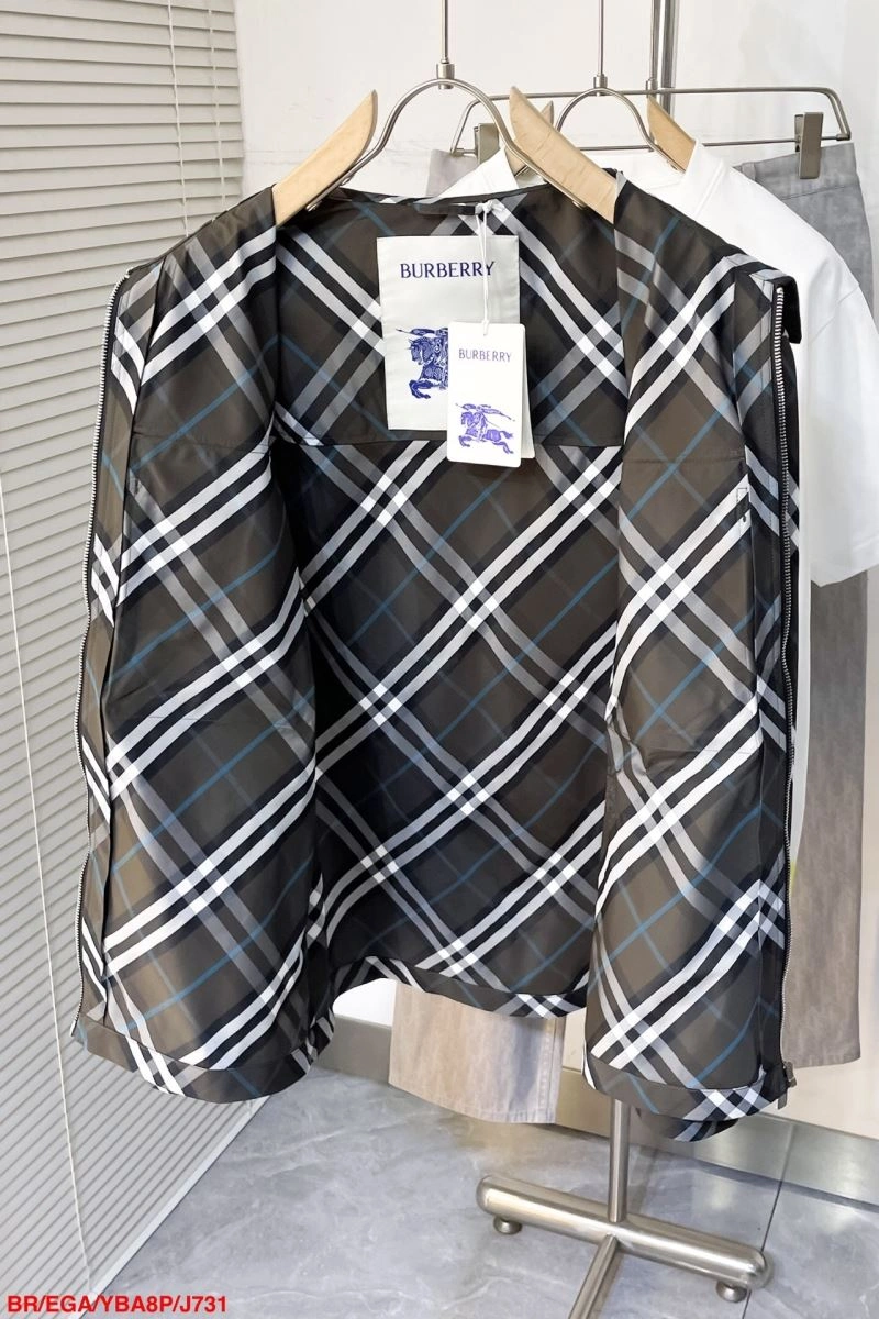 Classic Burberry Outwear 105623