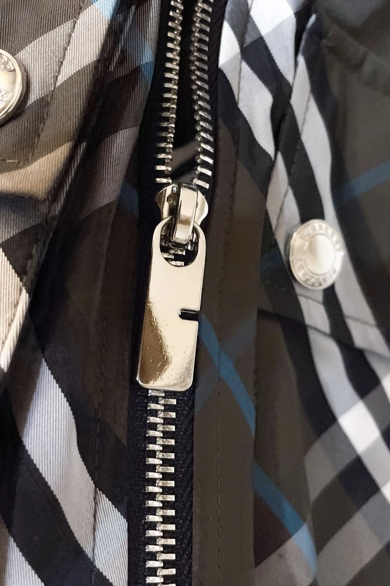 Classic Burberry Outwear 105623