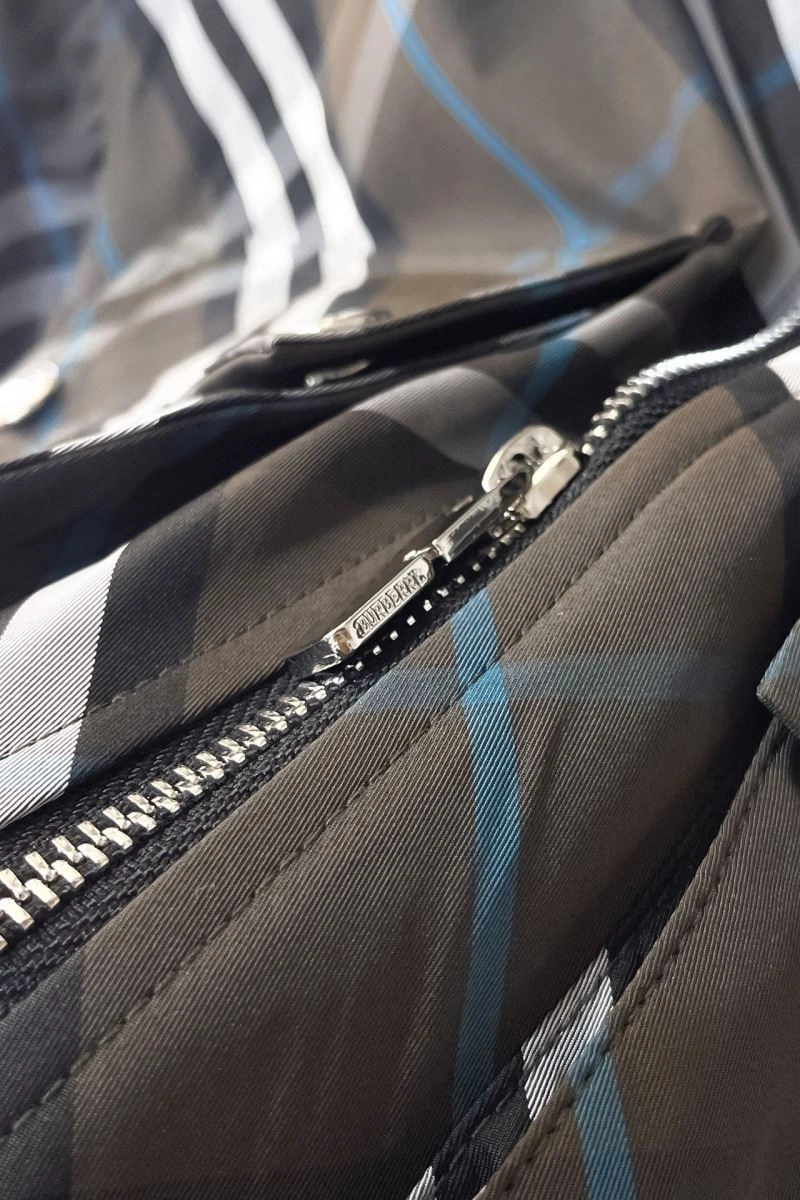 Classic Burberry Outwear 105623