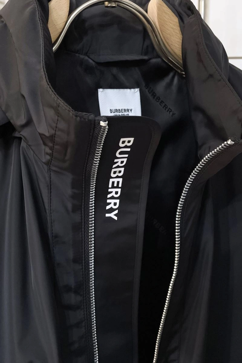 Vibrant Burberry Outwear 105581