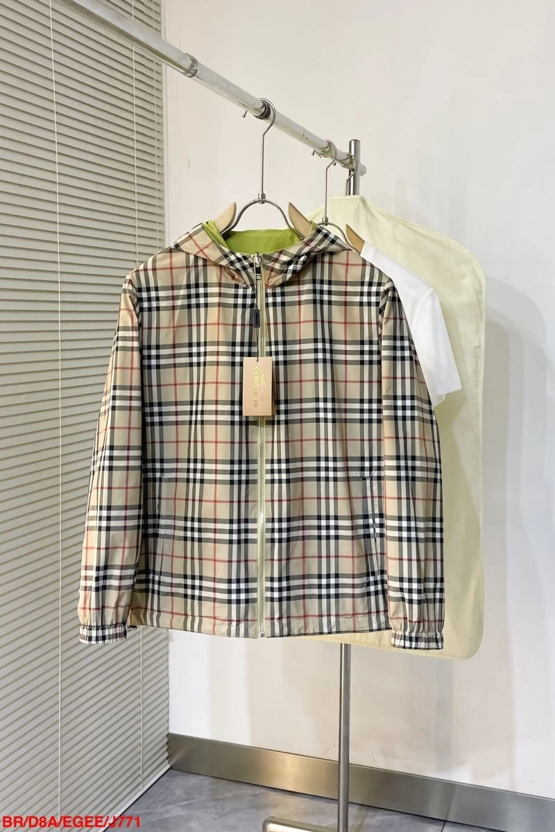 Burberry Outwear StreetReady 105615