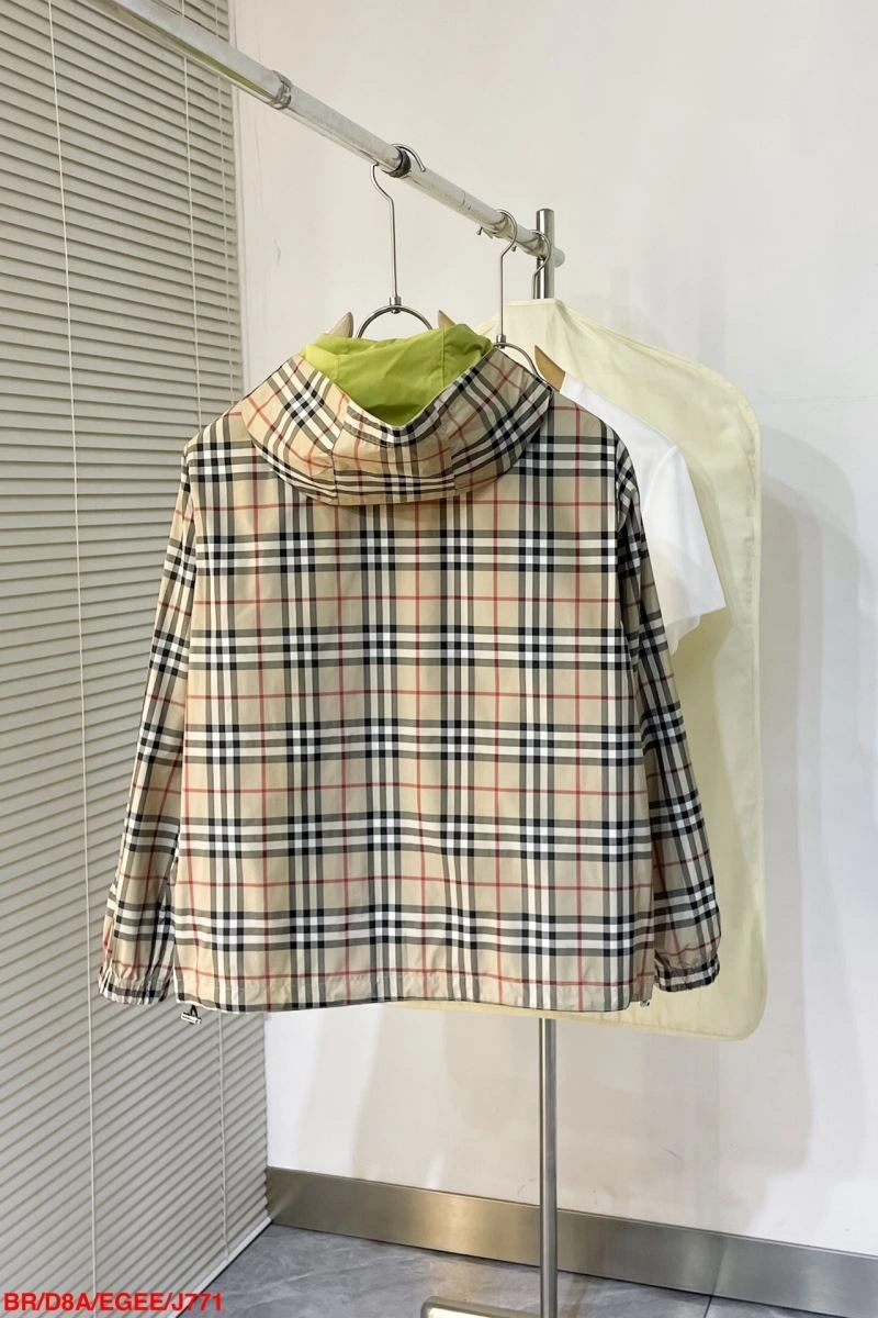 Burberry Outwear StreetReady 105615