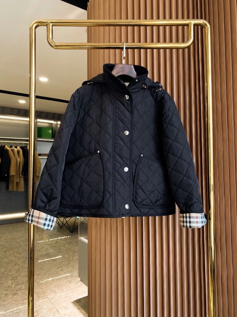 ComfortFit Burberry Outwear 105570