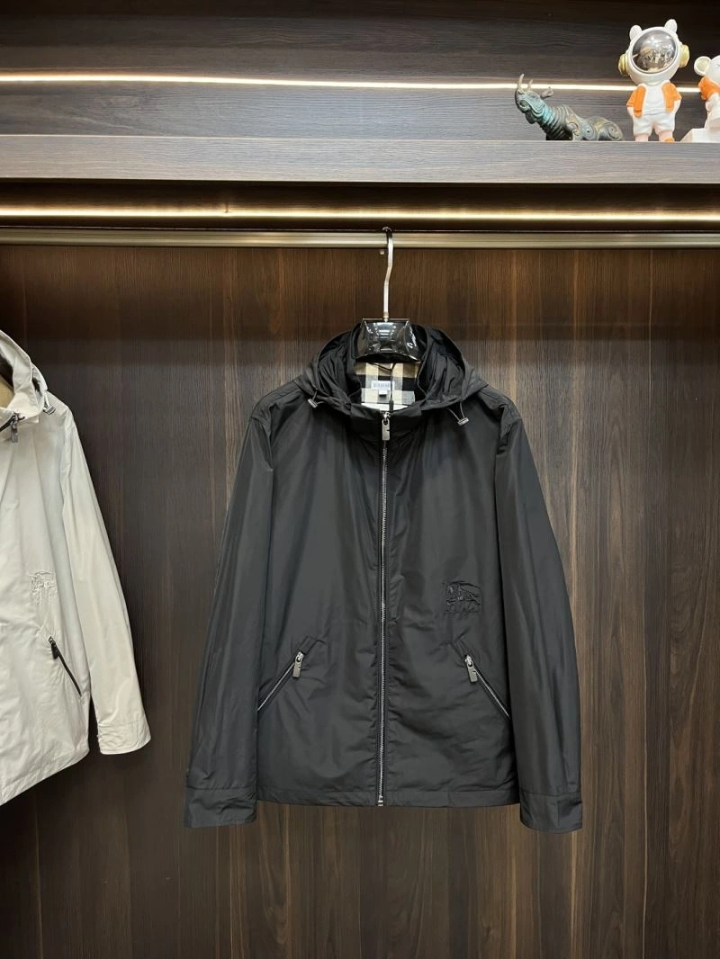 Versatile Burberry Outwear 105571