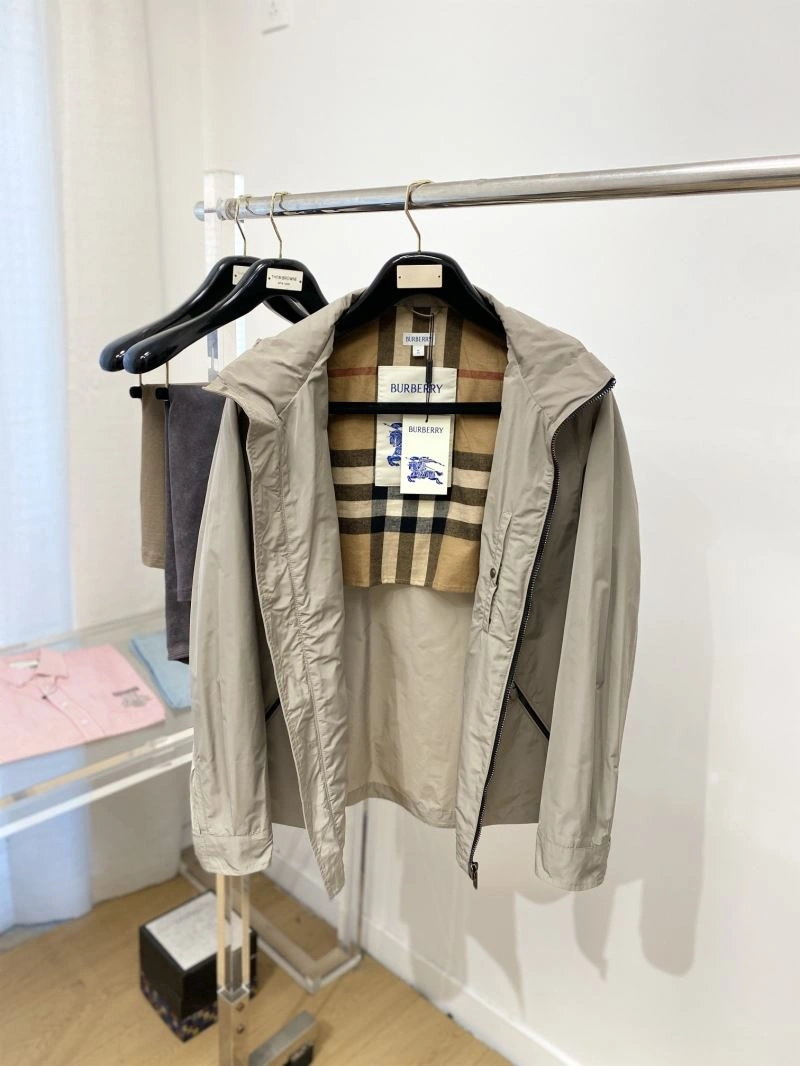 WrinkleFree Burberry Outwear 105569