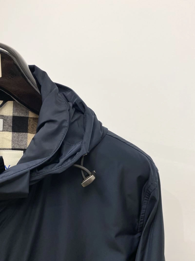 Durable Burberry Outwear 105579