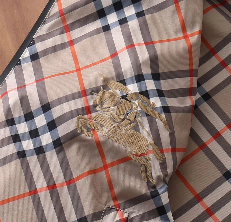Popular Burberry Outwear 105542