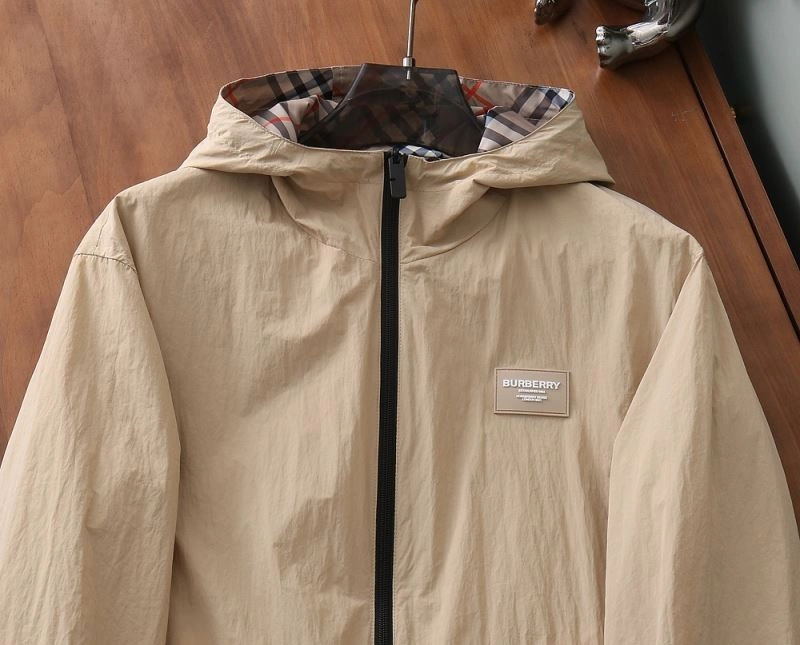 Burberry Outwear TravelReady 105551